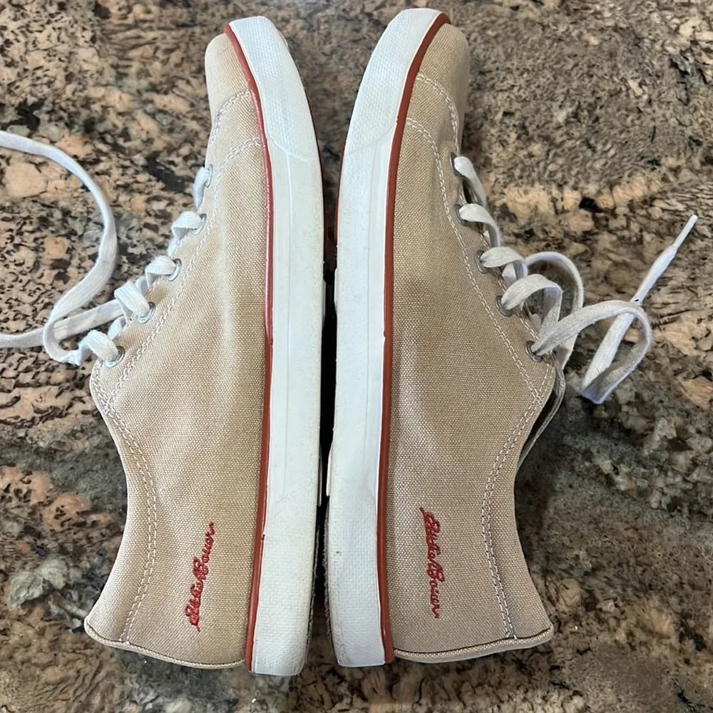Eddie Bauer Tennys
